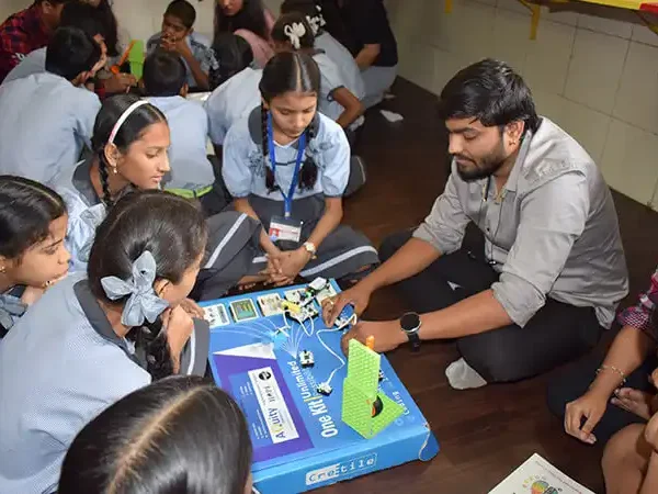 STEM Labs DIY Activity in Mumbai