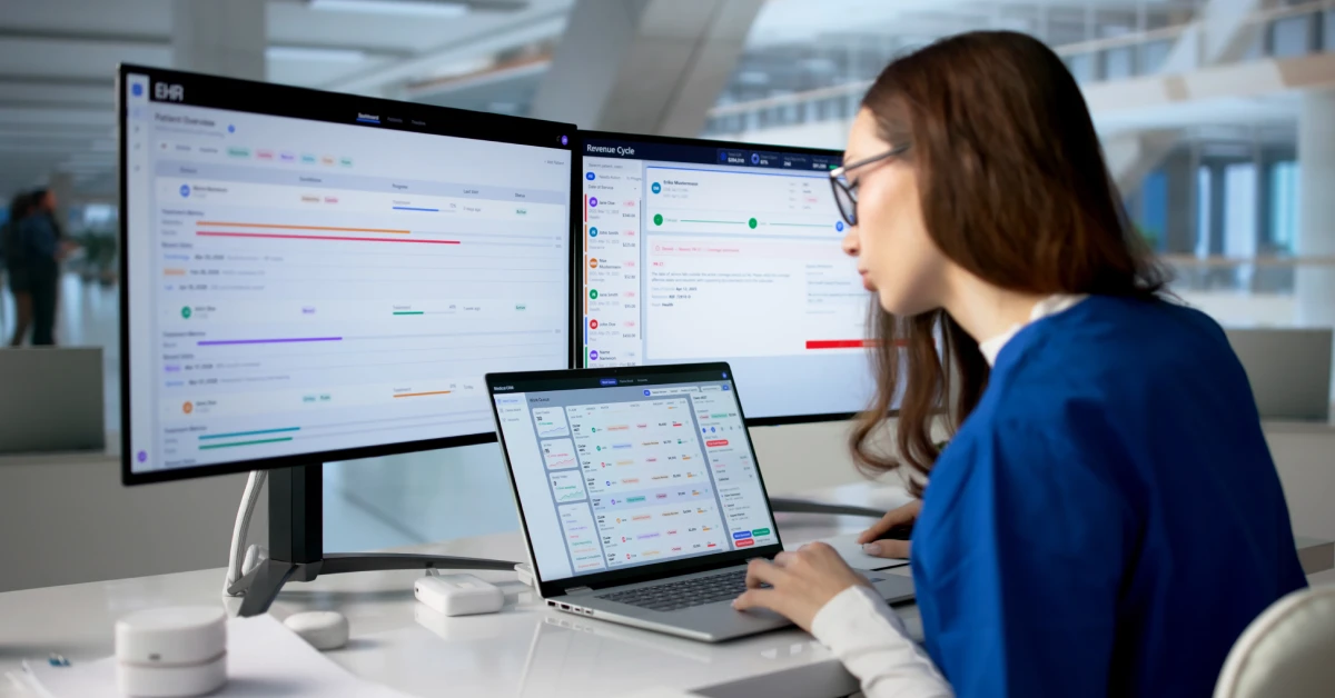 Healthcare-manager-using-hospital-software