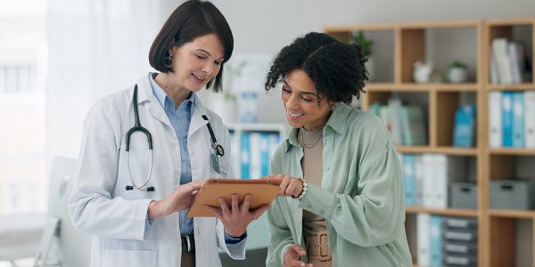 doctor-with-woman-for-consulting